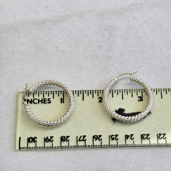 Sterling 925 Textured Rope Hoop Earrings - Picture 10 of 12